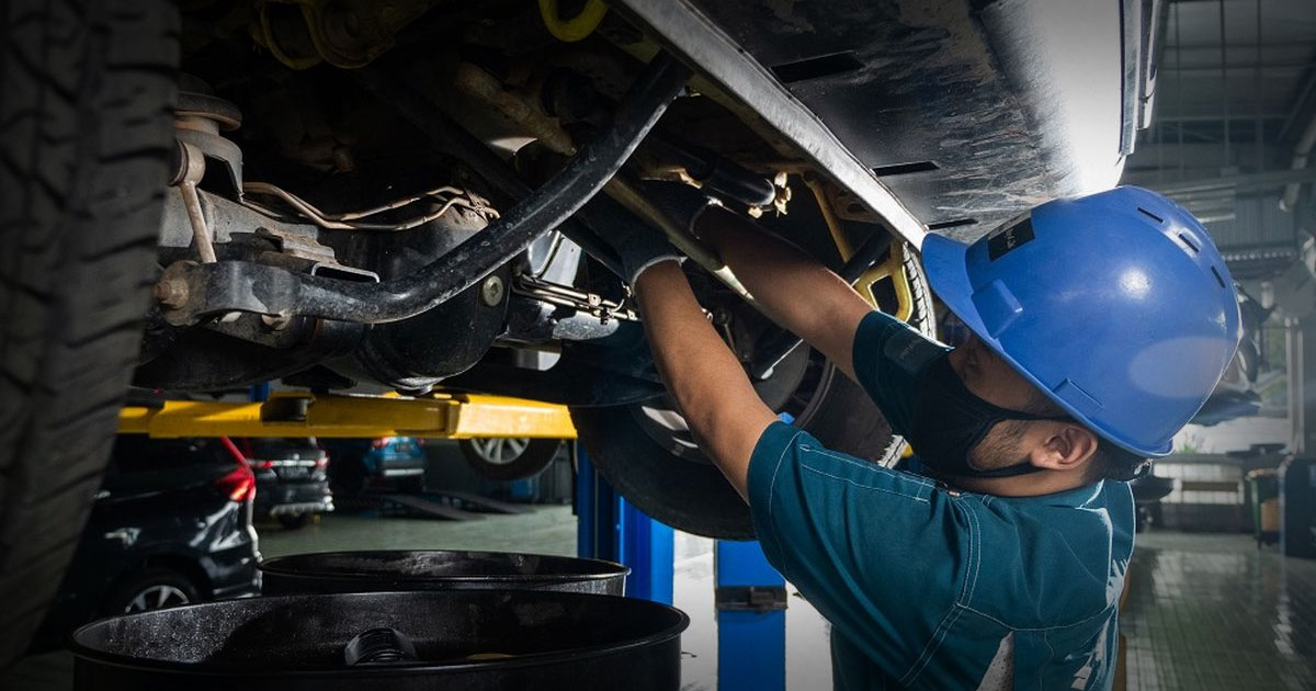 Pentingnya Mengganti Oli Transmisi Mobil Matik Sebelum Perjalanan Mudik